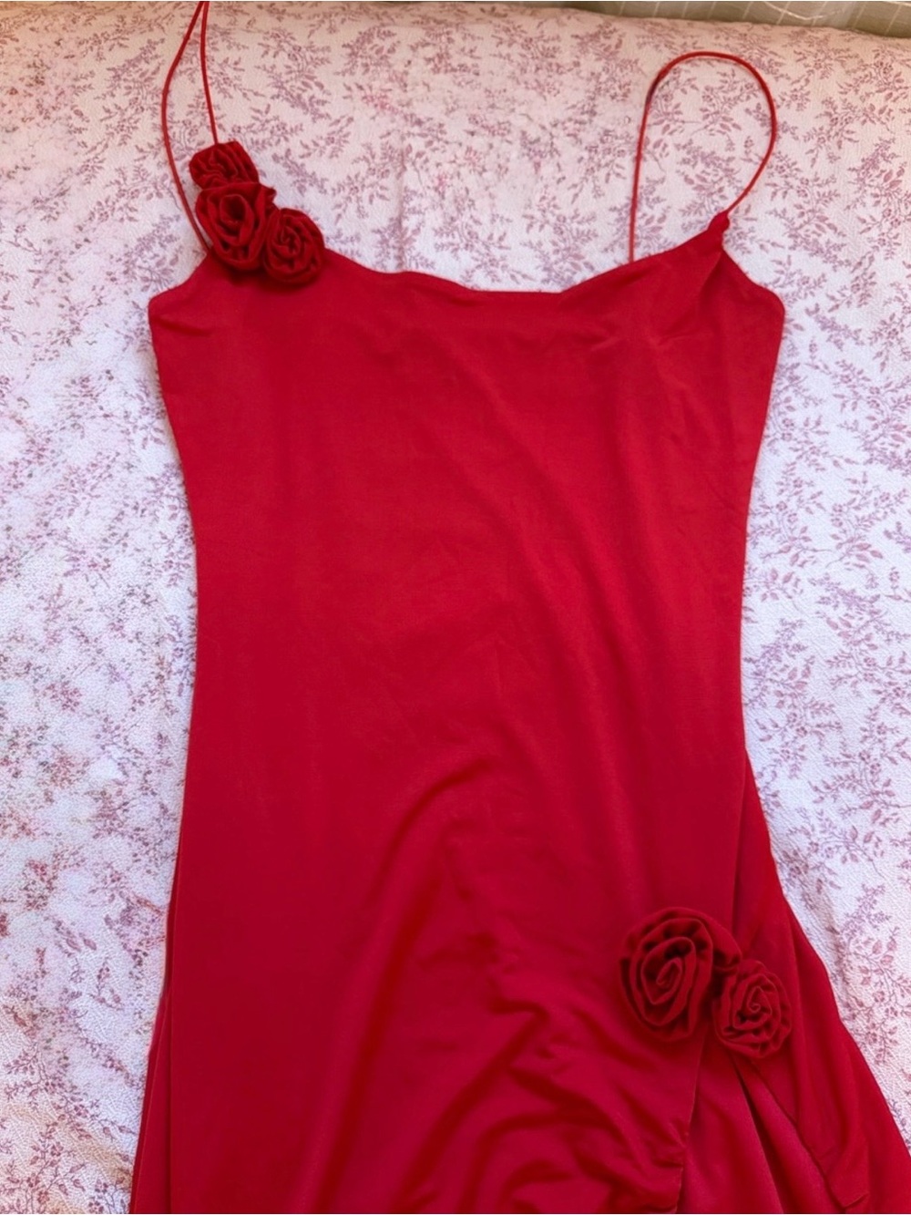 Meshki Red High-Low Ruched Side-Slit Maxi Dress - Picture 3 of 7